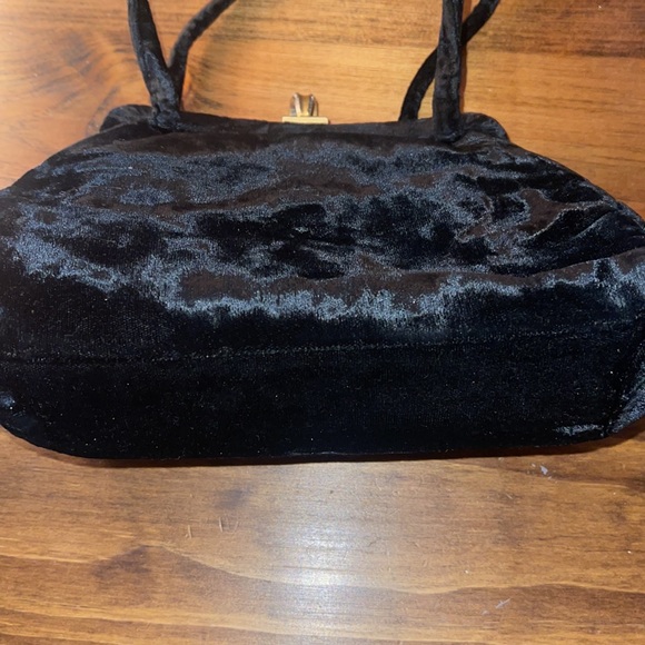 Vintage Black Velvet Handbag with Brass Closure by Princess Excellent Cond - Picture 4 of 7